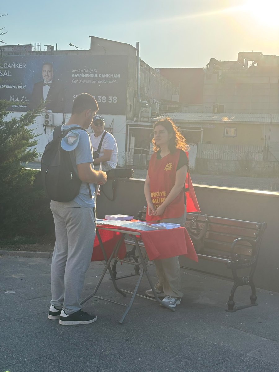 SarigaziSemtEvi's tweet photo. Eli kanlı terör örgütü Nato’tu ülkemizde ve bölgemizde istemiyoruz.

Gittiği her yere savaş, ölüm, yıkım, yoksulluk ve sefalet götüren bu terör örgütüne karşı tüm halkımızı Nato’ya karşı yürüşüye çağırıyoruz. https://t.co/AycIasDS76