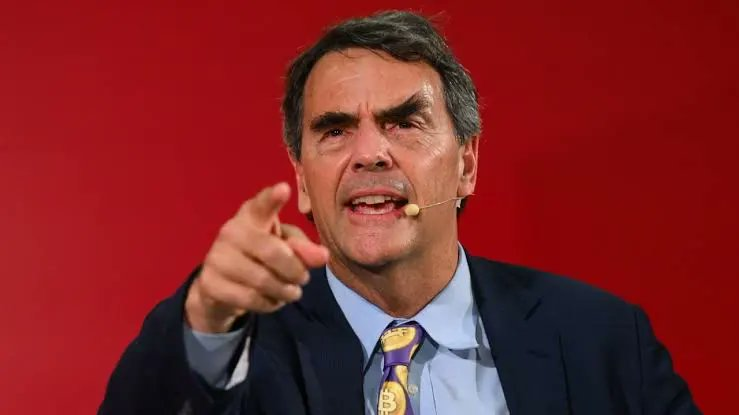 roxom's tweet photo. Tim Draper: "I think Bitcoin is the greatest thing that's happened to humanity."

"It's as big of deal as going from nothing to shells, from shells to gold." https://t.co/JFyz8Xwi8C