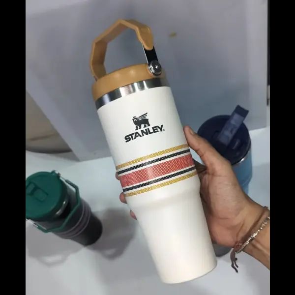 uniquehousecoll's tweet photo. 900ml Stanley up handle Stainless Steel Tumbler Water Bottle, Double Wall Vacuum Insulated Cup, Leakproof Lid &amp; up Carry Handle Travel flip straw Mug for Outdoor, Camping, women gift, Hiking and Picnic

@Kshs 1950 /=

📷 Call/WhatsApp: 0706273438 
https://t.co/Kv6IMzlwvr https://t.co/UdDz2iN2gf