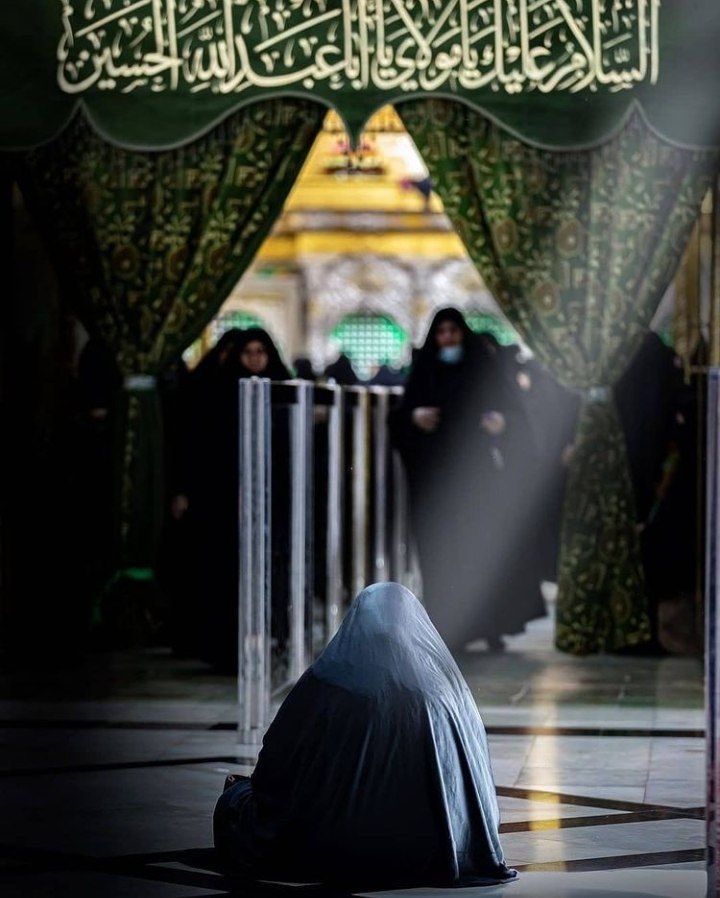 Roserose313's tweet photo. هر‌كه را عشق حسين نيست ز خود بی‌خبر است

كشته‌ی عشق حسين از همه‌كَس زنده‌تر است

#شب_زیارتی https://t.co/flwe3AS2T8
