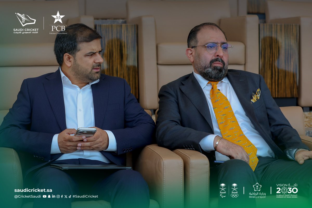 cricketsaudi's tweet photo. زار وفد الاتحاد السعودي للكريكت برئاسة رئيس الاتحاد الأمير سعود بن مشعل بن محمد، ووفد جمهورية باكستان برئاسة معالي السيد محسن نقوي، ملعب جامعة الملك عبدالعزيز في جدة، للاطلاع على مرافقه وبحث إمكانية تطويره كأحد الخيارات المطروحة لإنشاء ملعب كريكت بمعايير دولية.

@TheRealPCB 

#SACF | #SaudiCricket | #PCB | #Vision2030