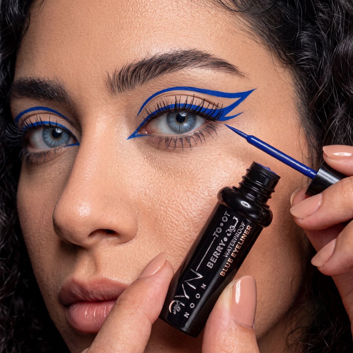 aynnoon's tweet photo. 💙🧿 NEW BLUE COLLECTION المجموعة الزرقاء الجديدة 🧿💙

💙 Aqwa Blue Mascara 🧿
💙 To•ot – توت – Berry Eyeliner 💙

Perfect for your everyday blue 🧿لون أزرق يناسب كل يوم 💙

✨ Shop Now 🛍️ تسوّق الآن ✨

https://t.co/3n7I2DpiHp

#aynnoon 🖤👁🐰 #itsallaboutyoureyes #eyemakeup https://t.co/YTsULOqCV5