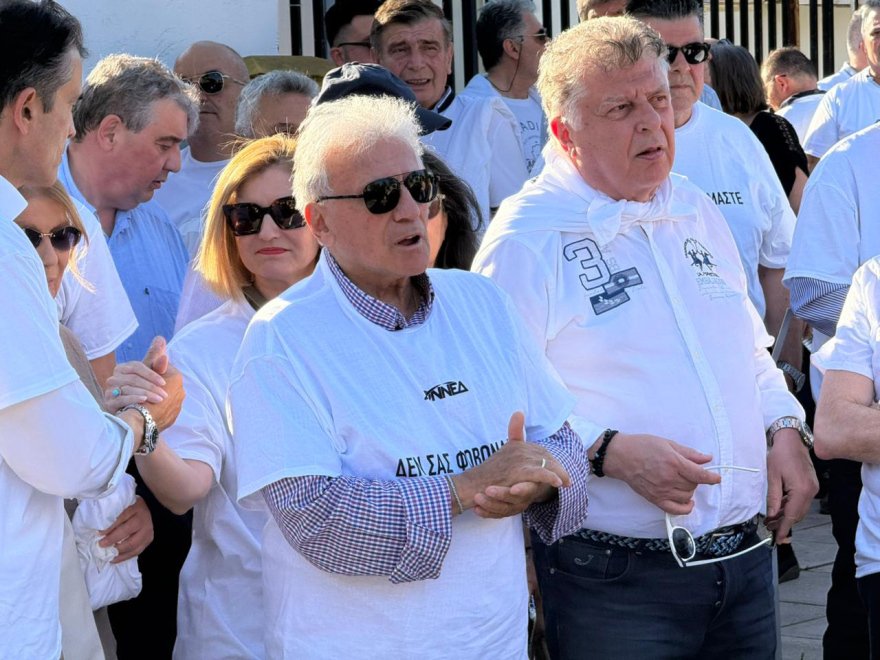 KoulaLignadi1's tweet photo. ΜΕ ΟΣΟΥΣ ΑΡΑΖΩ ΕΧΟΥΝ ΟΛΟΙ ΔΙΚΑΣΤΗΡΙΑ https://t.co/I3BjypZxTw