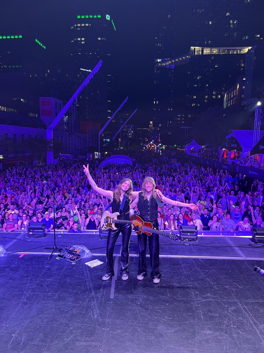 LarkinPoe's tweet photo. Merci, Montréal ❤️❤️ Our first time playing in your city @mtljazzfestival was pure magic! https://t.co/wOypWpjeM9