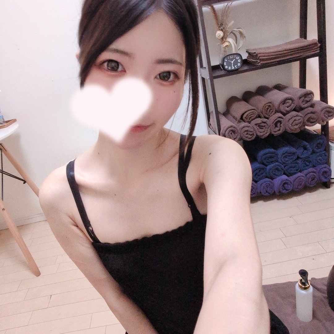 BiSHu_rika_1's tweet photo. 退勤してます🐈‍⬛🖤
今日もありがとうございました🈵✨

はじめましてさんも本指様も会いに来てくださってホントにありがとう🥹🫶ずっと気になってました！って嬉しい言葉たくさん頂けて幸せ💭ラスト枠デートコースありがとう🤤💕今回もたくさん食べちゃった🍖満足🍖差し入れもありがとね🙏 https://t.co/yzLGS0oLsi