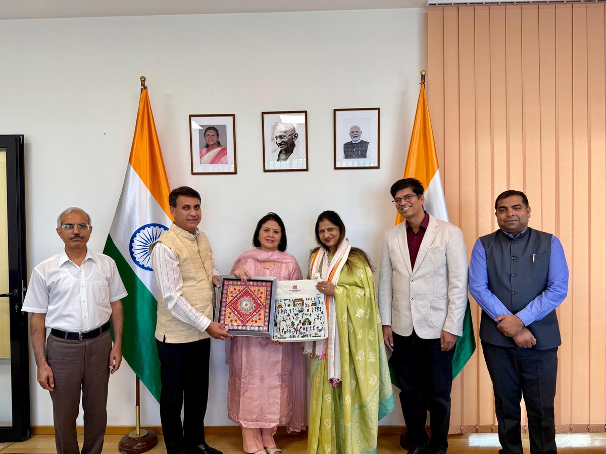 IndiainPoland's tweet photo. Ambassador Ms Neeta Bhushan was pleased to receive Prof. Sangeeta Shukla, Vice Chancellor of Chaudhary Charan Singh University, Meerut [India] who is visiting Poland along with her two university colleagues in the Embassy. They exchanged views on the long tradition of academic collaboration between 🇮🇳  and 🇵🇱. Ambassador appreciated their efforts aimed at exploring academic and research cooperation with the Polish universities.
#AcademicCollaboration