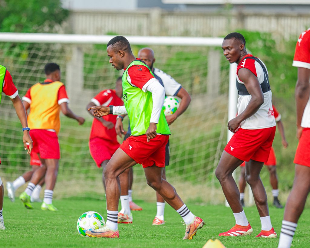 SimbaSCTanzania's tweet photo. Maandalizi ya fainali 💪 #NguvuMoja https://t.co/7wRS1jBxll