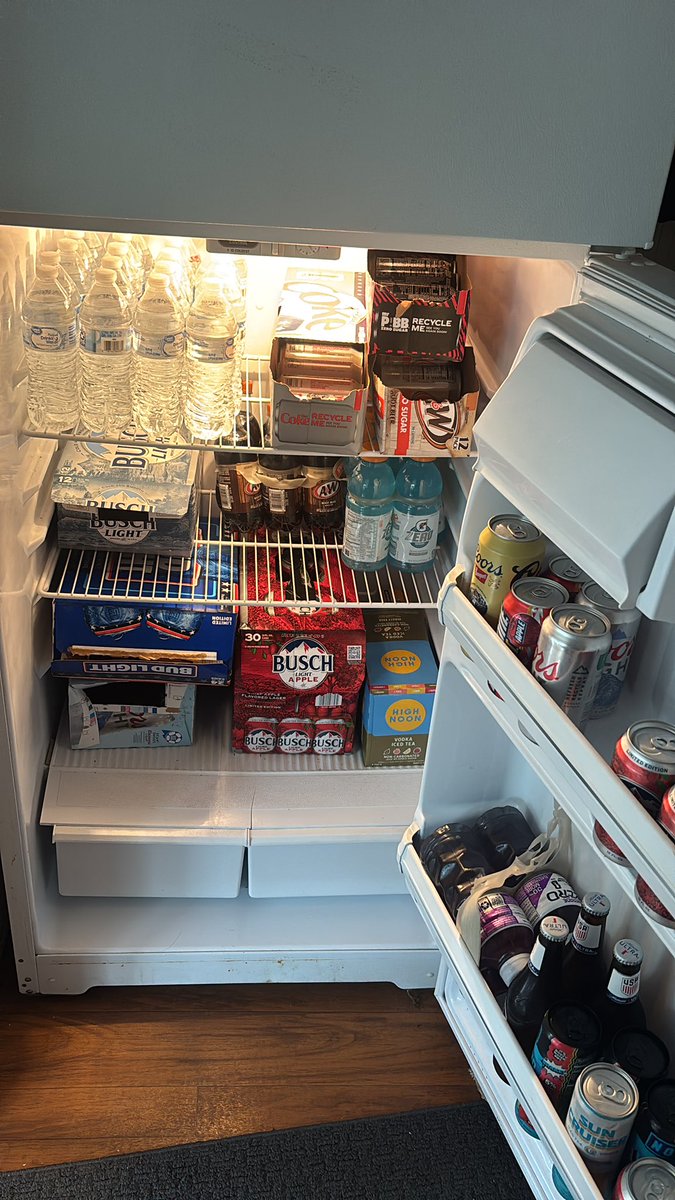herkysburner69's tweet photo. Lake house 4th of July fridge #dox https://t.co/34mPdNsHDF