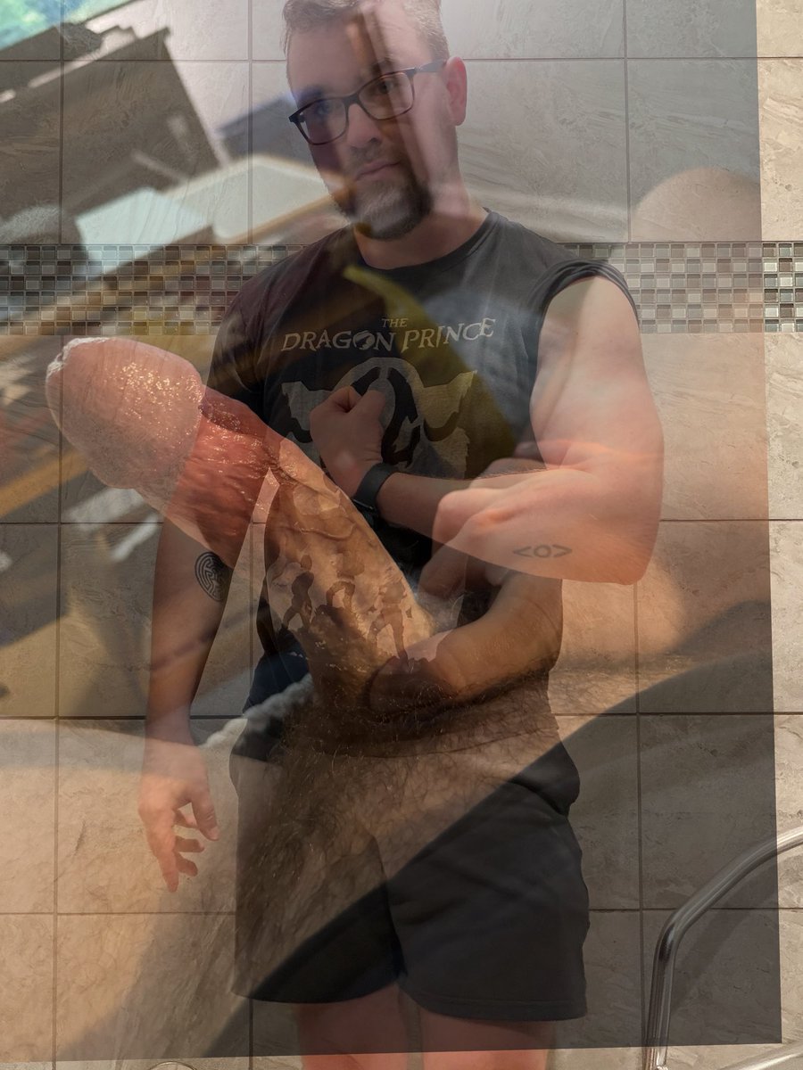 Bonddude_85's tweet photo. The man and the dick https://t.co/tOrwAJCE8R