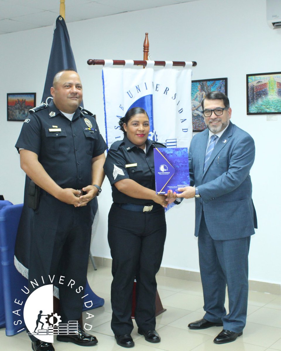 ISAEUniversidad's tweet photo. ISAE Universidad hizo entrega de los certificados del Diplomado en Derechos Humanos a miembros de la Policía Nacional y del Benemérito Cuerpo de Bomberos. 📚🎓 

Lee la nota completa aquí:
https://t.co/6Ru9gt1ucP https://t.co/46IHu3fDwe