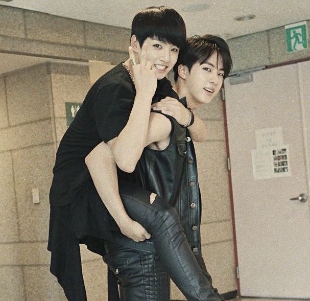 luvnocju's tweet photo. Don Memo y Morita me recuerdan mucho a Jungkookie y Don Jin 😞💗💗 https://t.co/pha8yXIQKP