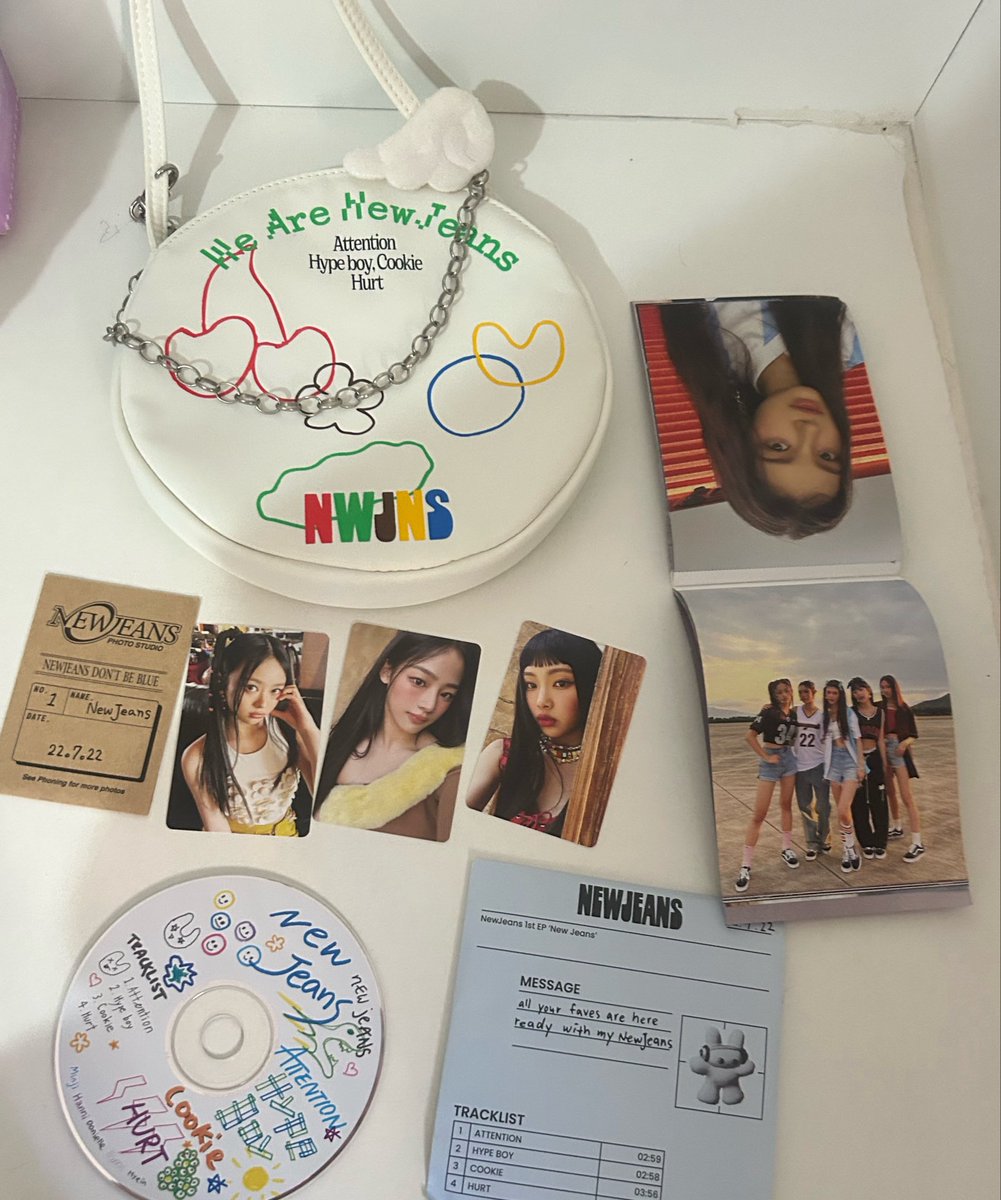 domenatsu's tweet photo. pf ajuda com RT 💕

pessoal eu to desesperada e desfazendo de algumas coisas das minhas coleções :(
tem bastante álbuns do lesserafim por preço baixo com photocard, e coisas fofas p qm quiser ver to colocando no enjoei e olx: 

https://t.co/2zB6iggPF6

https://t.co/PjLxMYRdIj https://t.co/9Isv07vzzy
