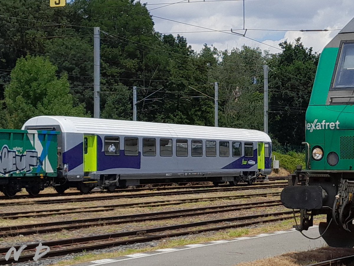 nicodemmusse's tweet photo. C'est vrai que le toit blanc va tout changer, surtout quand il sera dégueulasse... 🤨 https://t.co/hAj0L26Lb8