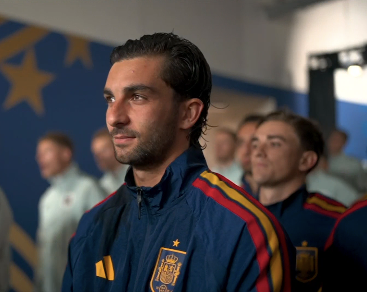 TouchlineX's tweet photo. 📸 - FERRAN TORRES IS READY TO SCORE SOME GOALS! https://t.co/Jy09UvN23f