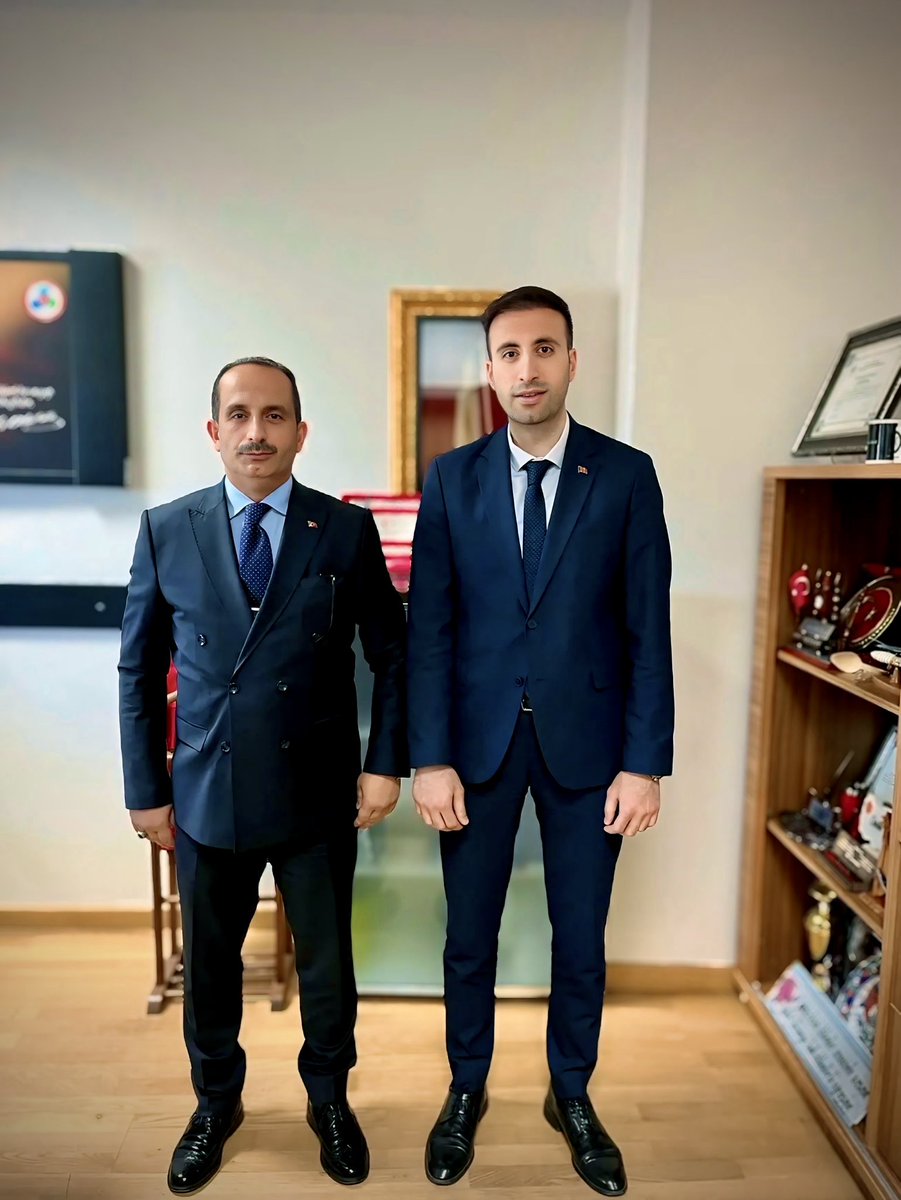 yguder2013's tweet photo. Başkanımız Hasan SAKA, Ticaret Bakanlığı Saymanlık Müdürü ve aynı zamanda Mali Hizmetler Sınıfı Derneği (MAHİS-DER) Başkanı Sayın Osman MALKOÇ beyefendiyi makamında ziyaret etmiştir.

Gerçekleştirilen nezaket ziyareti kapsamında; kamu mali yönetimi alanındaki güncel çalışmalar ile mesleki dayanışmanın önemi üzerine verimli bir görüşme yapılmıştır.

Nazik kabulleri ve destekleri için Sayın Osman MALKOÇ beyefendiye teşekkürlerimizi sunarız.

#yguder
#mahi̇sder