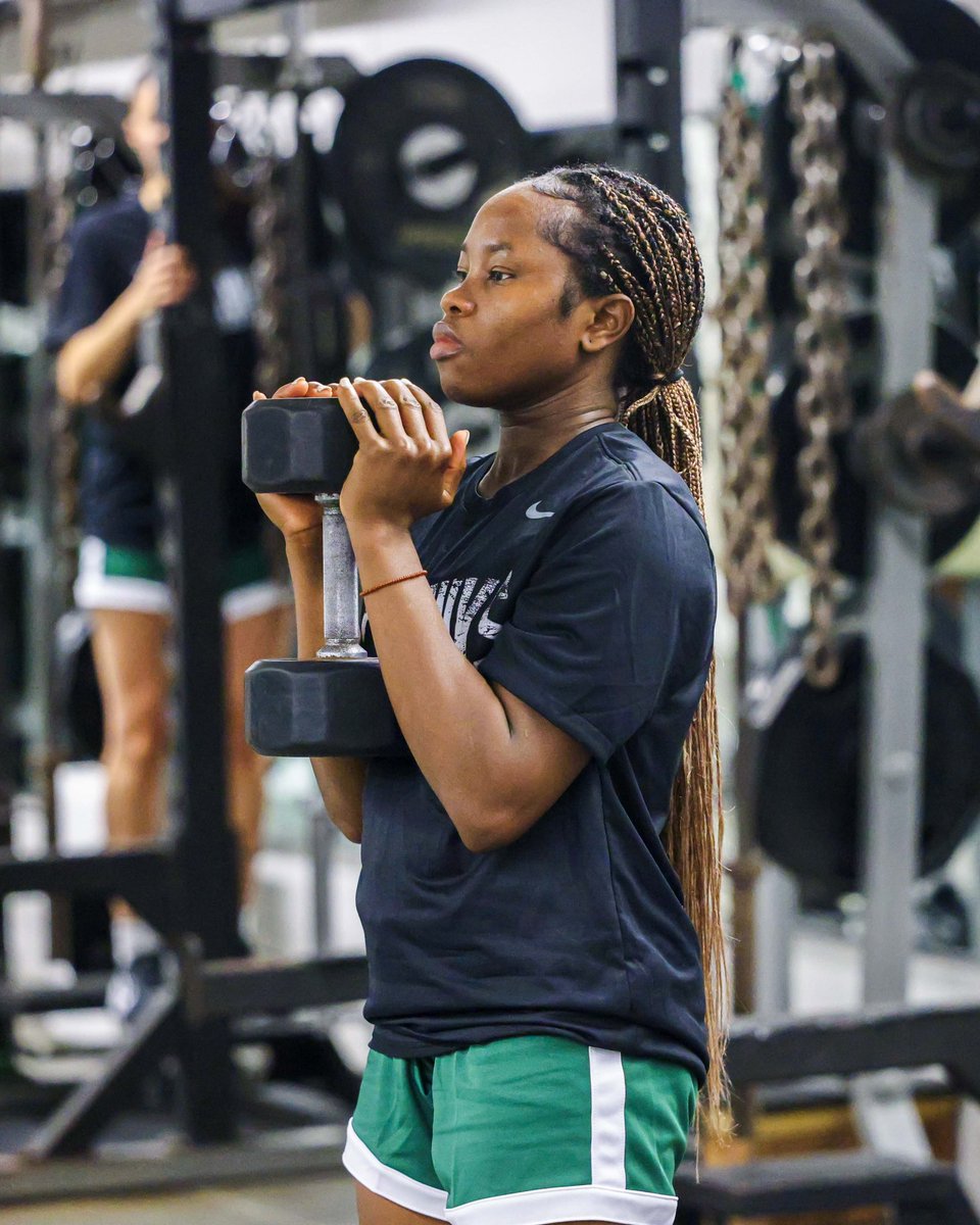 WagnerWHoops's tweet photo. Stacking Days🏋️‍♀️…

#Relentless https://t.co/d25J8JAjIK