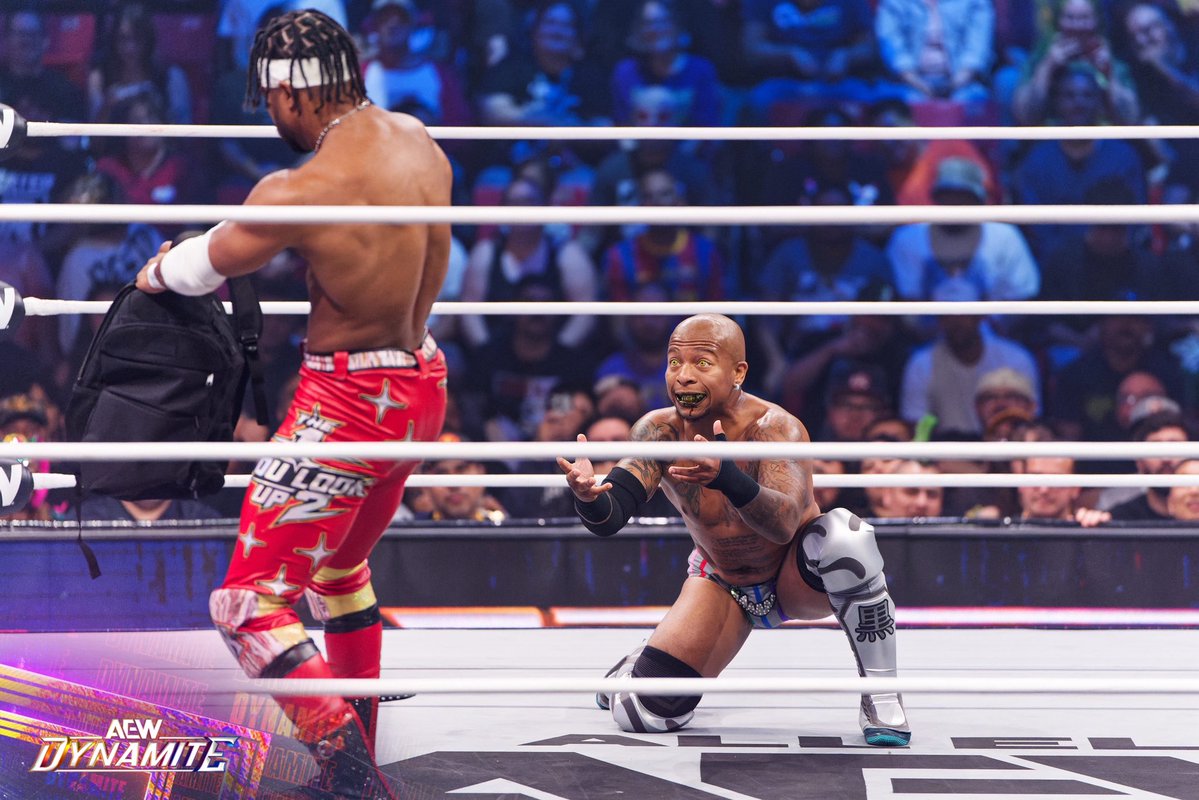 IamLioRush's tweet photo. It’s Fine! Medicine for the CUTS! 🖤 #aewdynamite https://t.co/tHlXzgiLYX