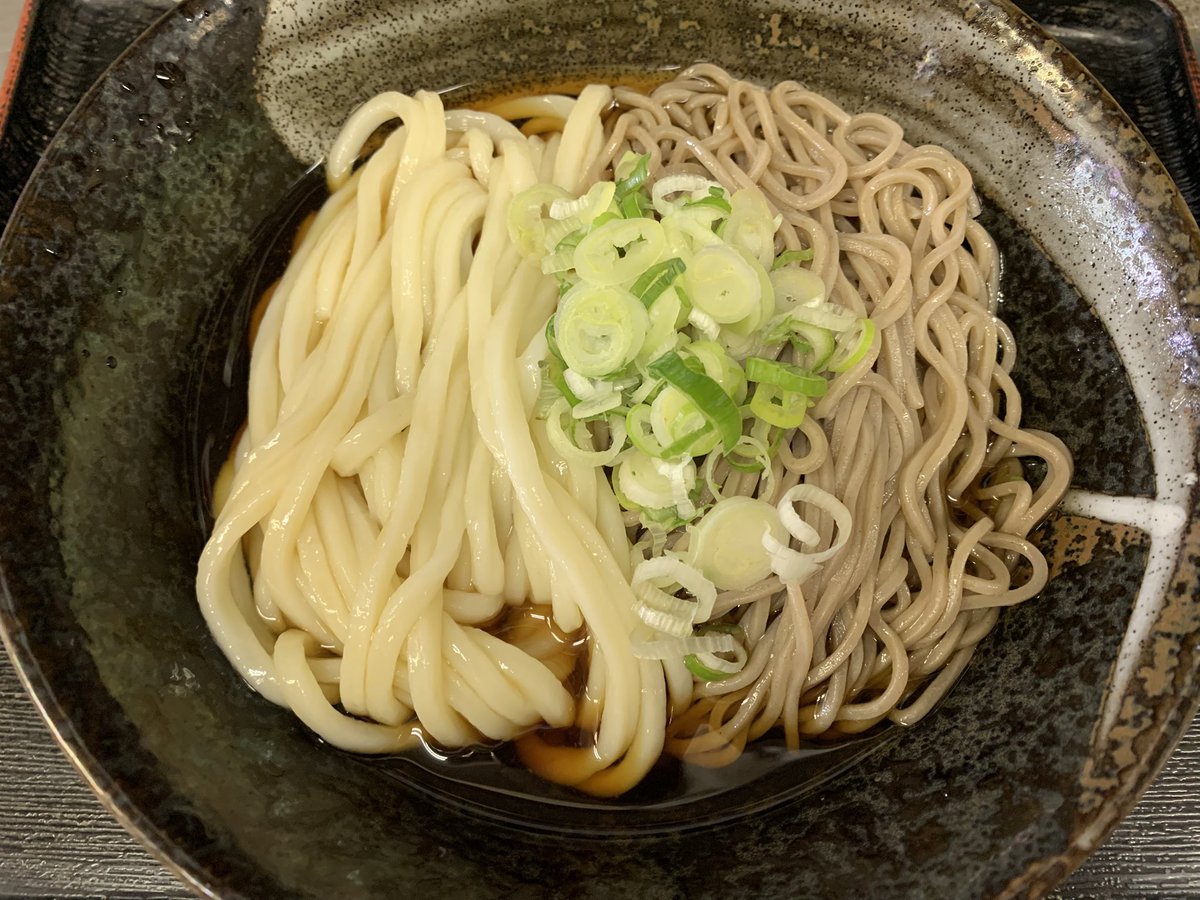 cyoumeiudon's tweet photo. おはようございます長命うどん春日井です☂️🍜🍀😊 https://t.co/m59k4XZQci