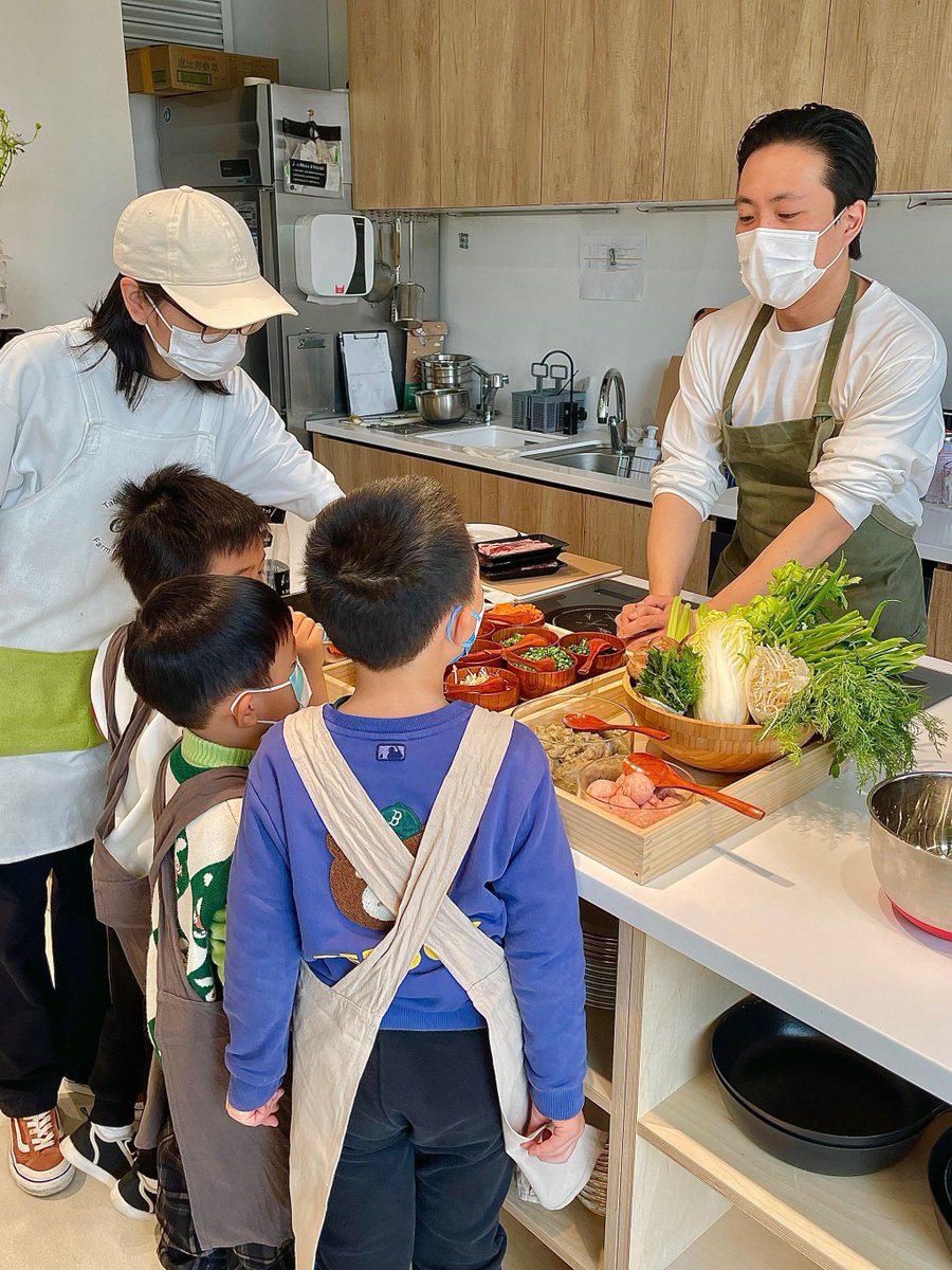 lynny18's tweet photo. [Today’s small win: teaching my 5-year-old to count 10 fruits all by himself! His excited “Mama/Dada, I did it!” made the messy kitchen cleaning worth it  #FamilyFun #ParentingWin]， https://t.co/rHAXRhxaMD