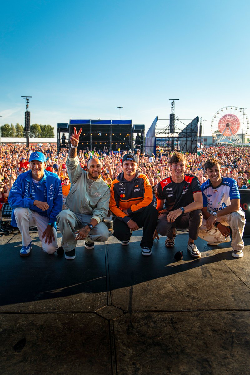 McLarenF1's tweet photo. Insaneeeeee vibes at home 🤝

#McLarenF1 | #SparkWhatsNext | #BritishGP 🇬🇧 https://t.co/nIroNtpMRE