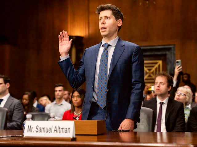 mbm_tk's tweet photo. Breaking news:

Sam Altman &amp; OpenAI are apparently chatting with the US government about handing over a 5% ownership stake 🇺🇸 - Financial Times https://t.co/8zLyogLiRs