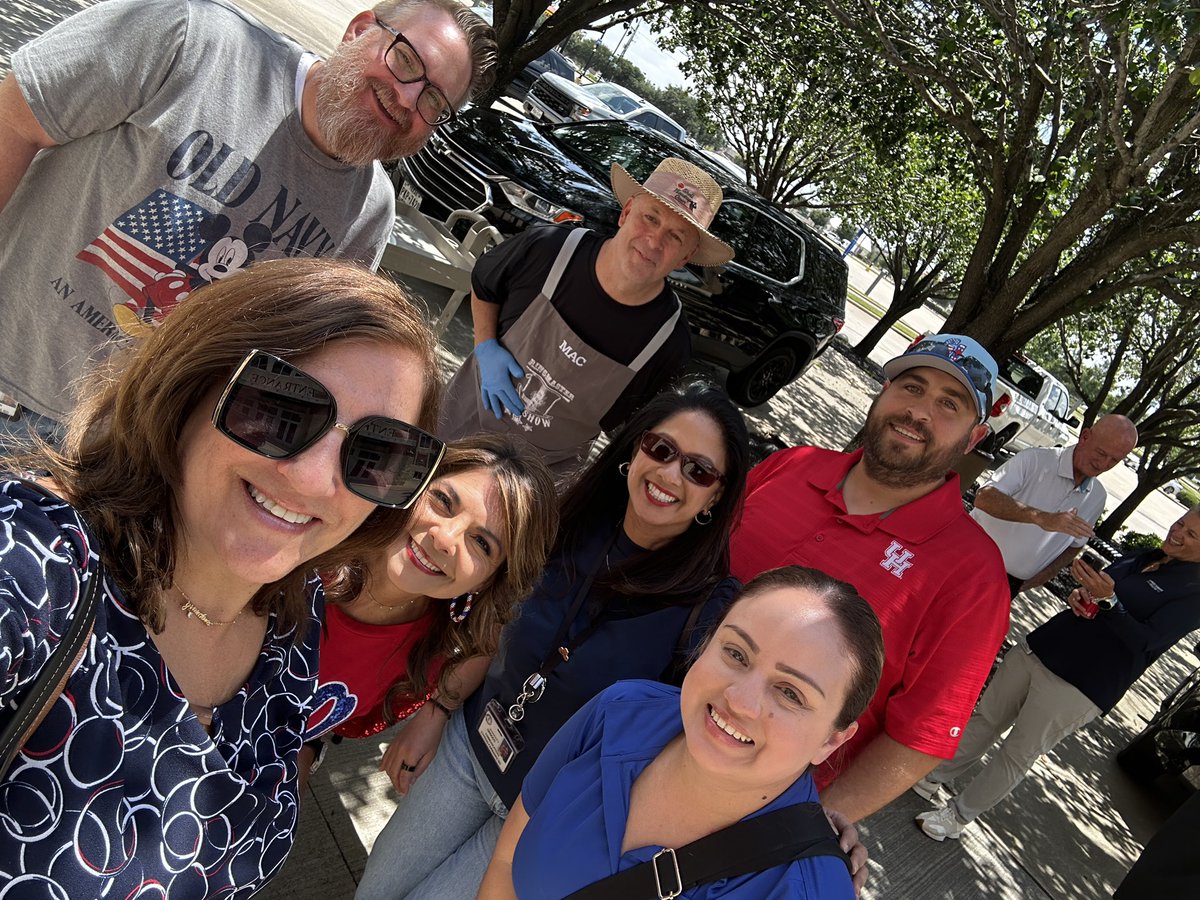 CFISDRosario's tweet photo. Thank you for inviting us to the @CFISDAthleticsโ Department 4th of July Cookout! ๐Nice seeing everyone there! The hot dogs ๐ญ๐ญ were perfect ๐ #CFISDspirit ๐ #CFISDcommsquad @BerryCenter @CyFairISD https://t.co/qAbM7uN7y8