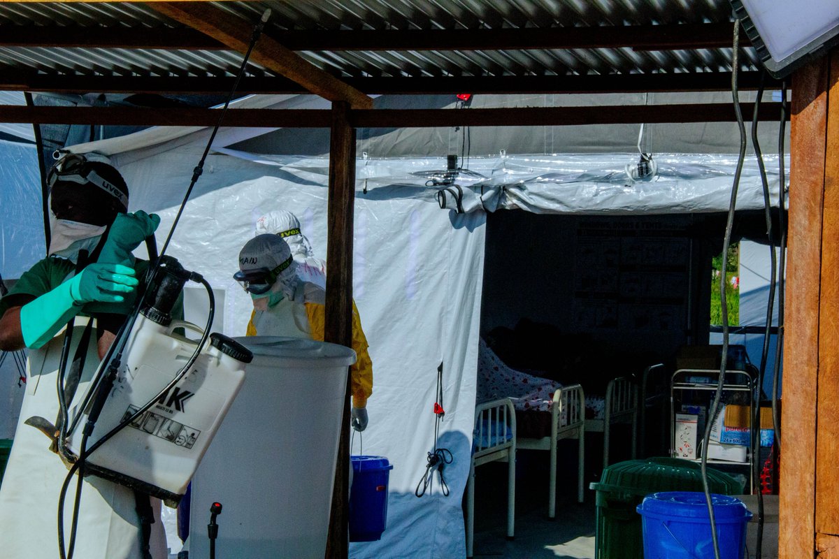 UkeloJosh's tweet photo. 🚨 #RDC | #Ebola : Le seuil des 400 décès a été franchi dans l'épidémie d'Ebola qui frappe l'est de la République démocratique du Congo, selon les informations de TV5MONDE.

#EbolaRDC #Santé #SantéPublique #UrgenceSanitaire #NordKivu #Ituri #Afrique #BreakingNews #TV5MONDE https://t.co/qx3lM9MW6b