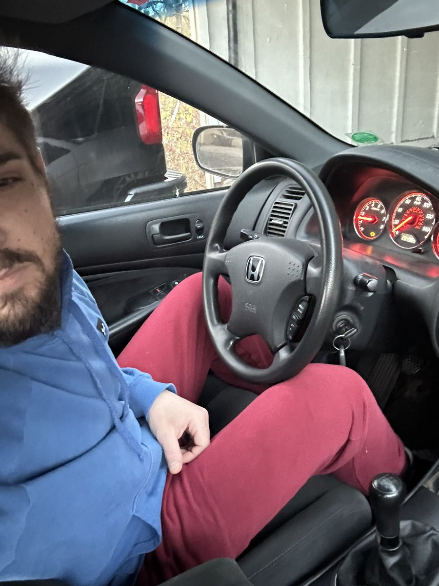 CharismaKhalil's tweet photo. I’m back! And I finally got a car! https://t.co/Eu5Rzqbm4v