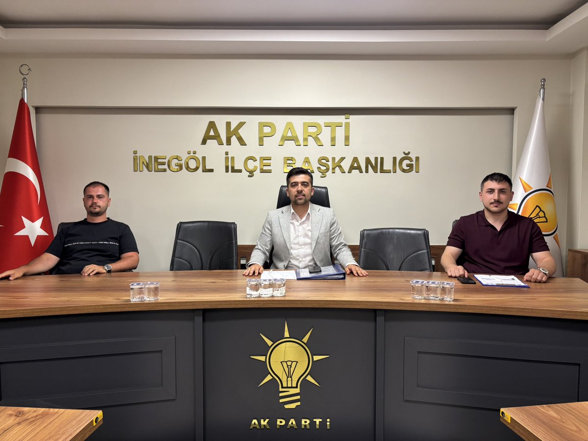 inegolakgenc's tweet photo. AK Parti İnegöl Gençlik Kolları Yönetim Kurulu Toplantımızı, Gençlik Kolları Başkanımız Sn. Sadık Ünalan Başkanlığında gerçekleştirdik. 

Toplantıda aldığımız kararların İNEGÖL gençliğimize hayırlar getirmesini temenni ediyoruz. https://t.co/B1eFWc5Ipe