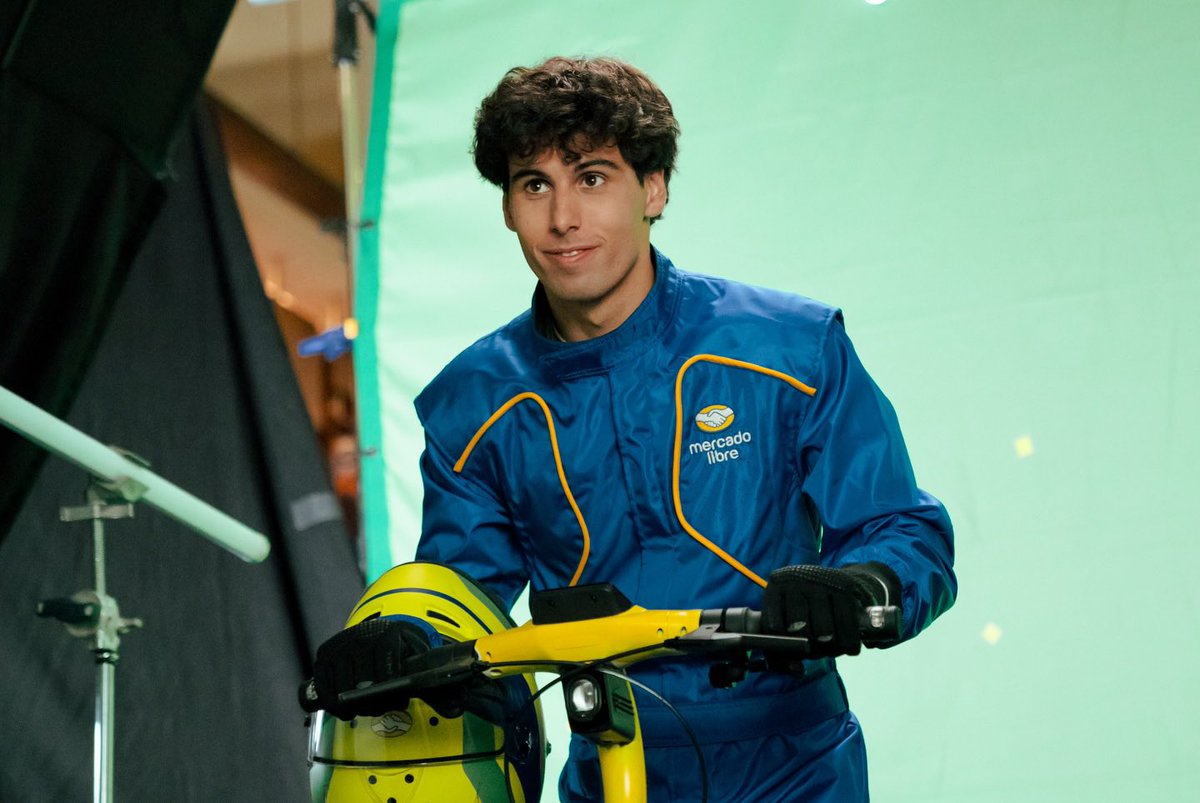 PortalBortoleto's tweet photo. 📸 | Algumas fotos do Bortoleto durante a gravação do comercial do Mercado Livre!

© miaaferrari no Instagram https://t.co/ALFgngaTP5