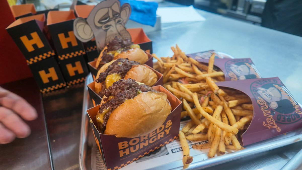 KiKi_Blockverse's tweet photo. One thing I’m confident about in Korea @BorednHungry 

Juicy, thick patties. Crispy fries that hit every time 🍔

It almost feels like a mini ApeFest with @BoredApeYC 

Our Asia tour has come to an end, but this isn’t the end.

We’ll be back, bigger and louder. 

Irl is the alpha https://t.co/zBfK0fTgIS