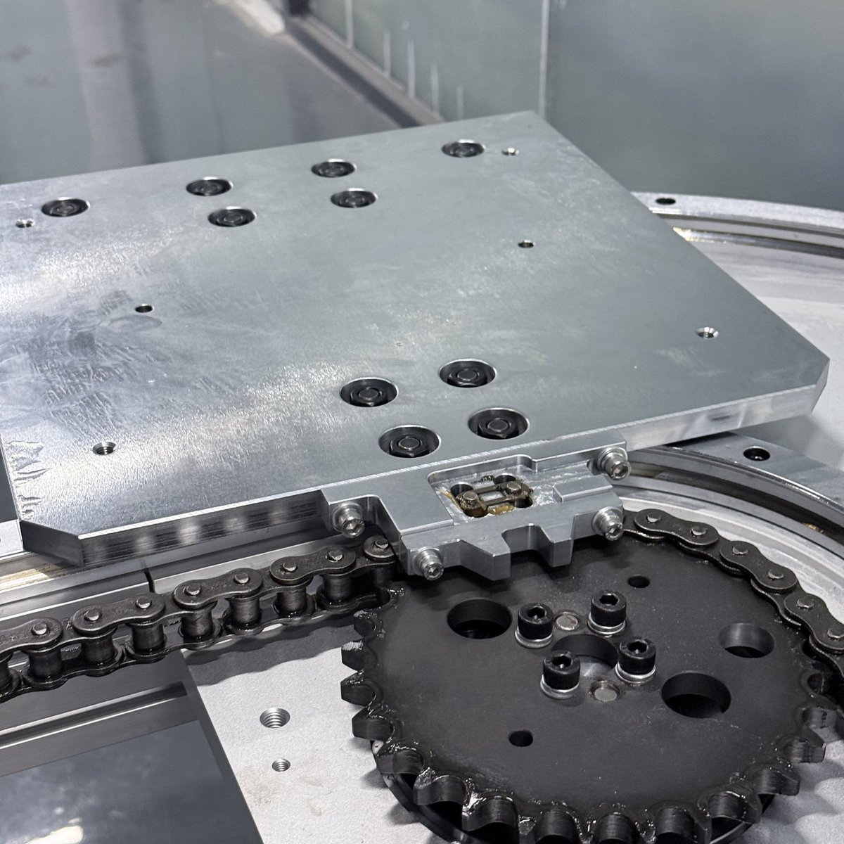 A1392881's tweet photo. High-precision ring guide rails & linear tracks by Zillion Automation. High payload & top repeatability. Custom for your factory. Contact us!
β#PrecisionConveyor #ChainDrivenSystem #IndustrialAutomation #HighPayloadConveyor #ClosedLoopConveyor #ZillionAutomation #RingGuideRail https://t.co/b9kOHXcCP0
