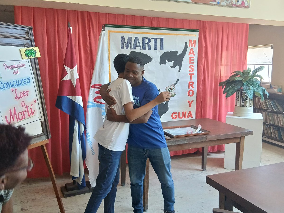 sandygomez804's tweet photo. Sin ustedes, este camino no habría sido posible.
#MJMCuba #100AñosConFidel #DeMartíAFidel #BibliotecaMatanzas #EnJulioComoEnEnero #SiempreJoven #ipvcecm #DPEMatanzas #MatancerosEnVictoria https://t.co/g0j3sQvIlU