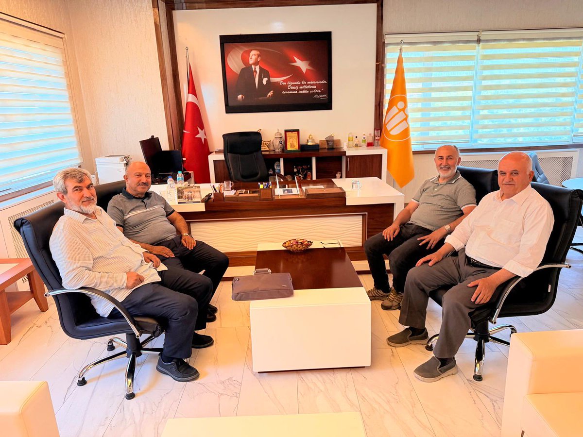 MkuResmi's tweet photo. Fakültemiz Dekanı Prof. Dr. Ahmet Öz, Kilis 7 Aralık Üniversitesi İlahiyat Fakültesi Dekanı Prof. Dr. Halil Aldemir ve Kahramanmaraş Sütçü İmam Üniversitesi İlahiyat Fakültesi Dekanı Prof. Dr. Ahmet Abay ile birlikte İnönü Üniversitesi İlahiyat Fakültesini ziyaret ederek Dekan+ https://t.co/ToDXjfRIPx