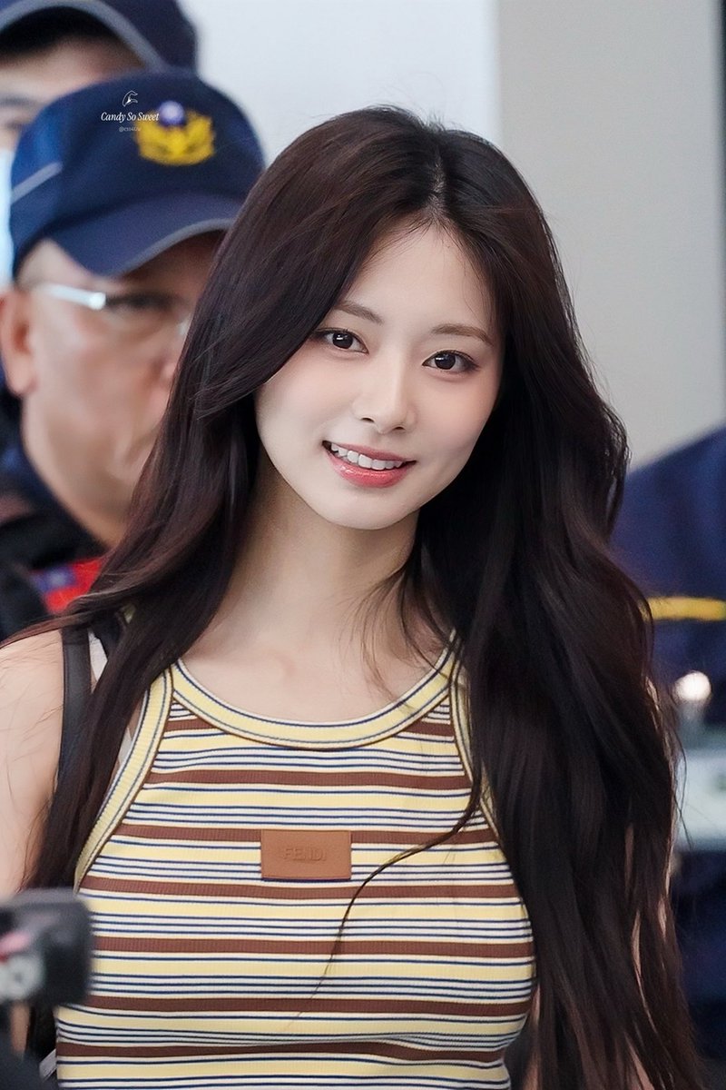 css4tzu's tweet photo. 260702 KHH HD

Can’t stop, won’t stop 
Tzuyu is here 🐠

#쯔위 #TZUYU #ツウィ #子瑜 #周子瑜 
#TWICE #트와이스 #高雄啤酒音樂節 https://t.co/mfcMC7diY7