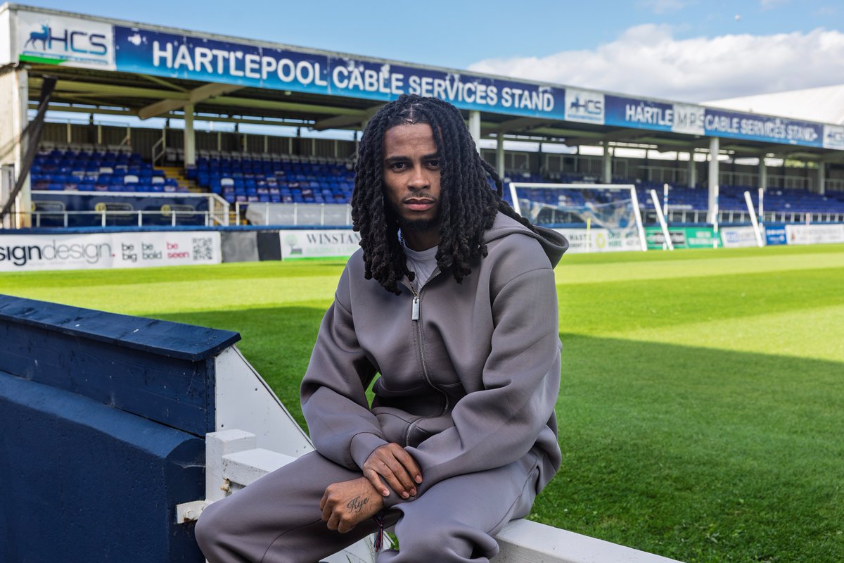 Official_HUFC's tweet photo. In the buildin' 👋 https://t.co/OdlYzWerj2