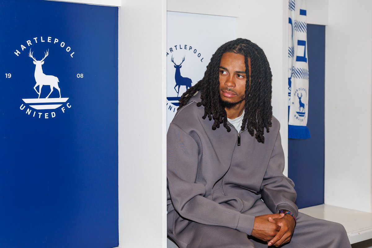Official_HUFC's tweet photo. In the buildin' 👋 https://t.co/OdlYzWerj2