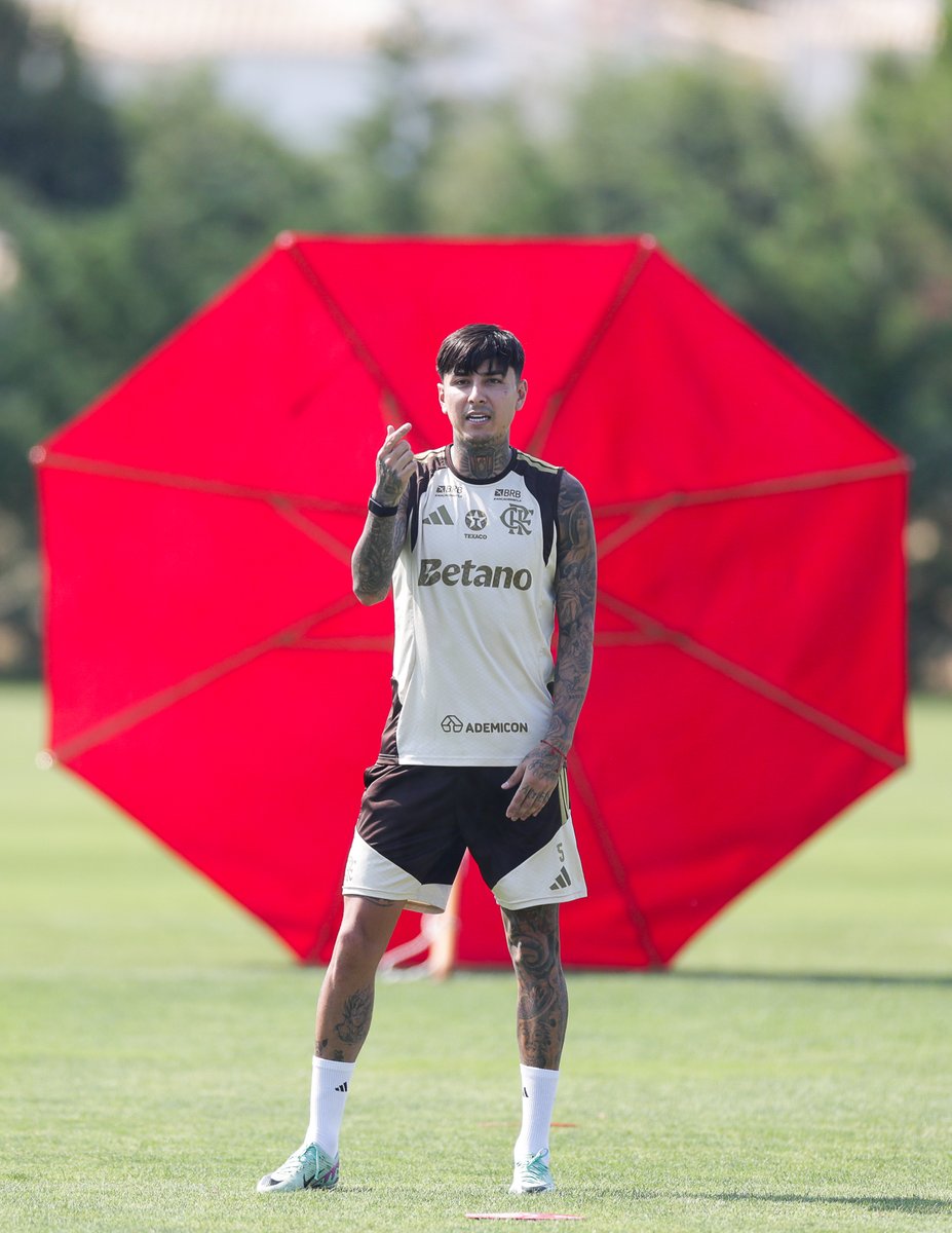 Flamengo_es's tweet photo. Hola, Erick 🫰🇨🇱 https://t.co/ZX5TavLAcM
