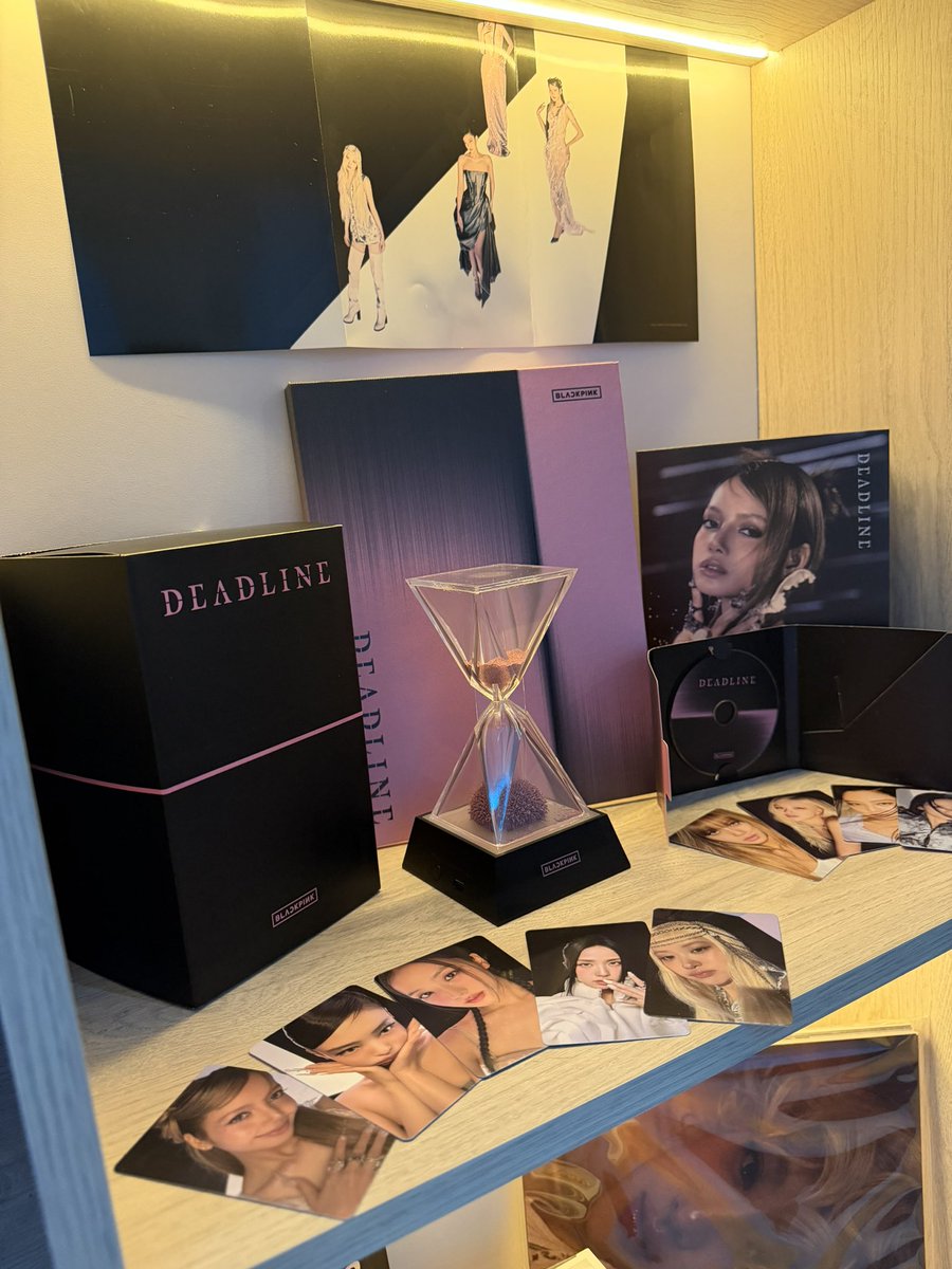 Mapu_S10's tweet photo. En esta casa amamos a #LISA #BLACKPINK #AlteEgo #Rosie y #DeadLine por siempre!!🥹😍 https://t.co/6YtGsVgrlk