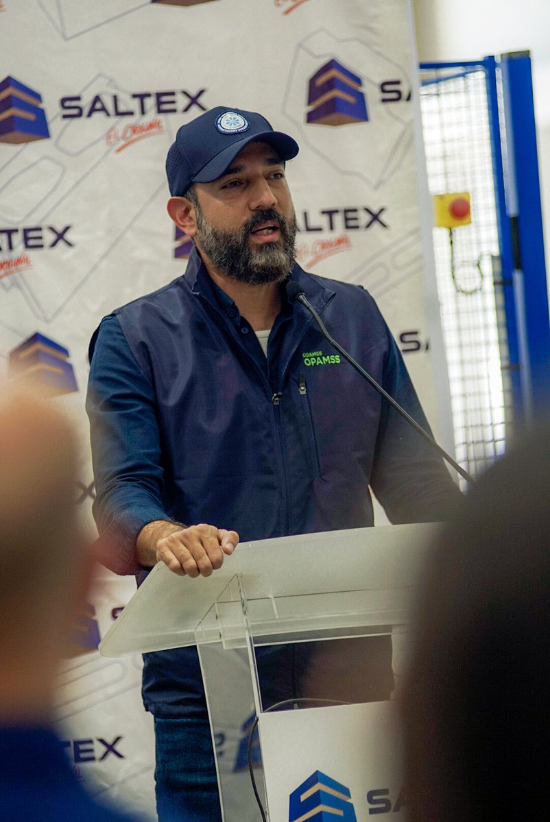 LRodriguez_SV's tweet photo. 🇸🇻 INVERSIÓN. 
Hemos inaugurado junto a Grupo ECON la 1a Planta Robotizada de Saltex en La Libertad Costa.  
Una inversión que ronda los $20millones con tecnologías y maquinarias Francesa y Alemana. Este año la construcción ha presentado un crecimiento de más del 13% (sobre el boom de 2025) y para ello, el sector privado se está valiendo de inversiones en Tecnología, Logística, Producción, etc. 
Para sostener el sector es clave que el ecosistema público y el privado funcionen en una sola ruta. Y así está funcionando. 
Seguimos.
@MiguelKattan1 @EnyAguinada @MorenaValdezSV @JoseAVelasquezM