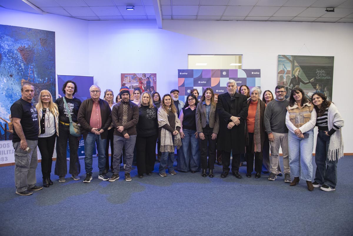 sadopnacion's tweet photo. 📷 En el marco del Concurso de fotografía documental "50 años del Golpe: Retratos de la memoria y la lucha docente", se conocieron las obras ganadoras 👇

https://t.co/H3fsmy55XC https://t.co/nGK7R2Xyf2