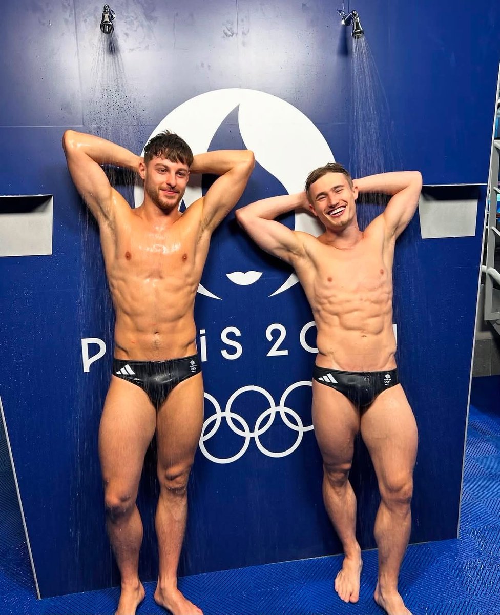 rob_youknowit's tweet photo. More of our diving boys https://t.co/kxsJcwqRVx