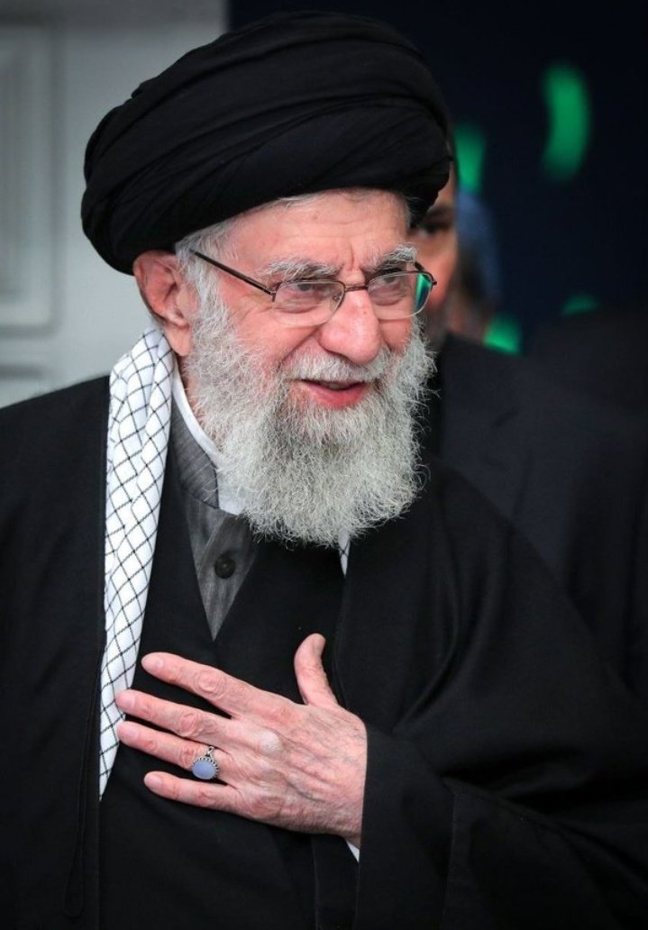 BBBb588387's tweet photo. راه امام شهید، راه برخاستن در برابر ظلم است.

#باید_برخاست
#بدرقه_سید_خراسانی https://t.co/eCX8YxHQy0