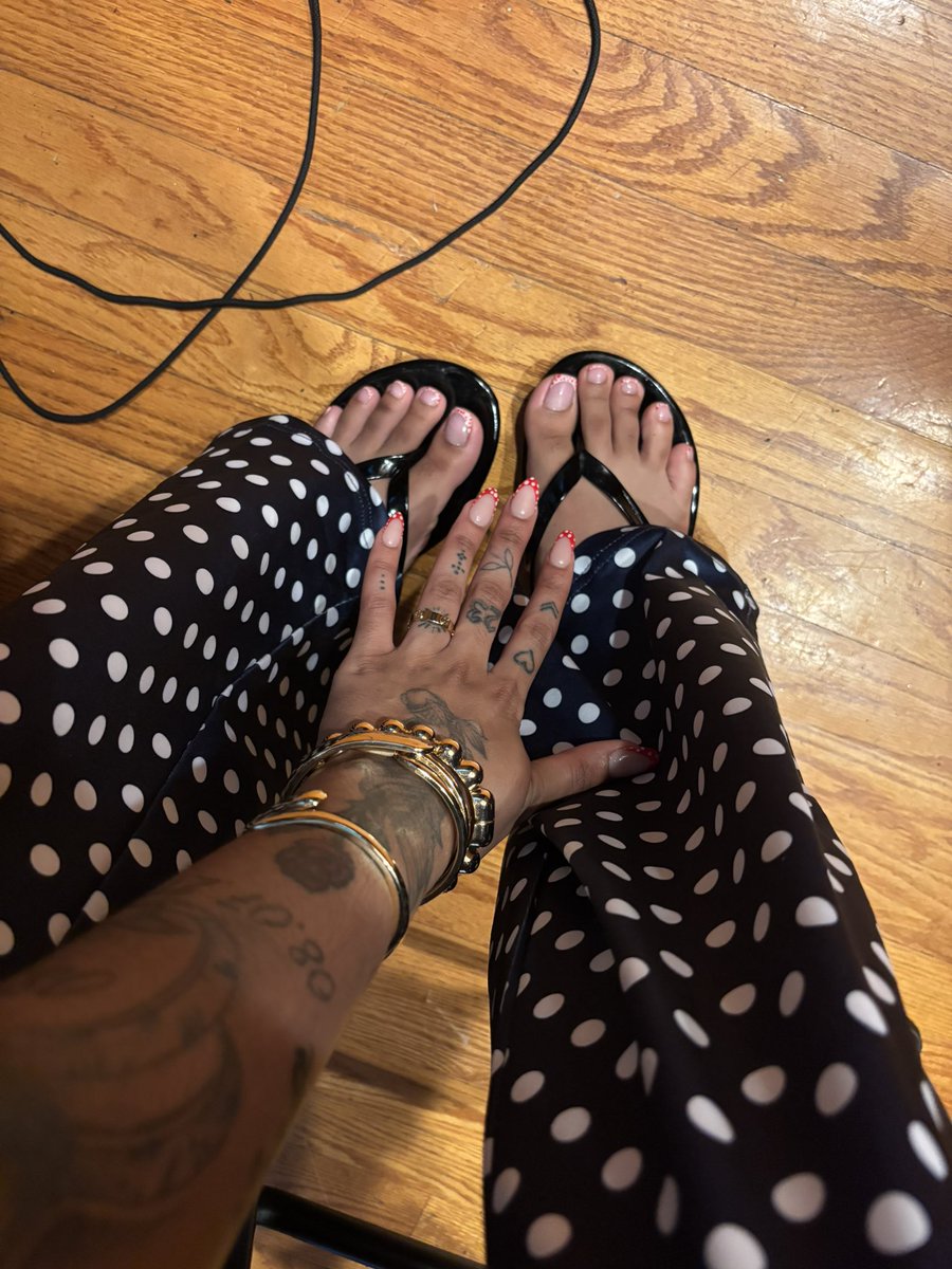 kayfootprint's tweet photo. Fresh new set🍓 dm to buy !! #prettyfeet #feetfetısh #feetworshi̇p #prettytoes #frenchtips https://t.co/SmzcKKxm7D