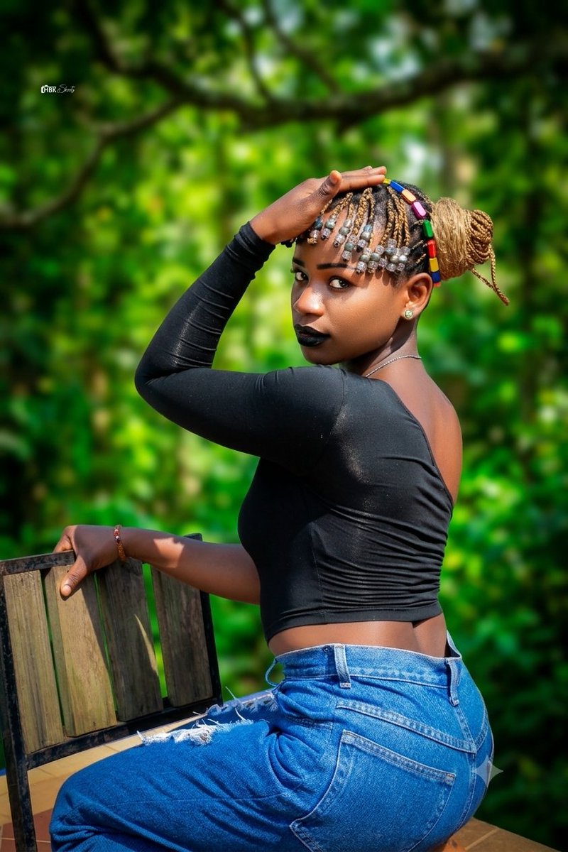HbkManagement's tweet photo. Explore the beauty of tradition through creative photo ideas. 📸 from cultural outfits, heritage poses,natural sceneries to timeless styles. Let every picture tell a story.
Book hbk events for all photography and videography services 📸 https://t.co/NNvAdICwgr