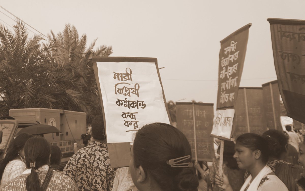 princenurul's tweet photo. বাংলাদেশে উগ্রবাদ, নারীর স্বাধীনতা ও ধর্মীয় বয়ানের সমালোচনা
বিস্তারিত কমেন্টে... https://t.co/c4M0pIQqS2