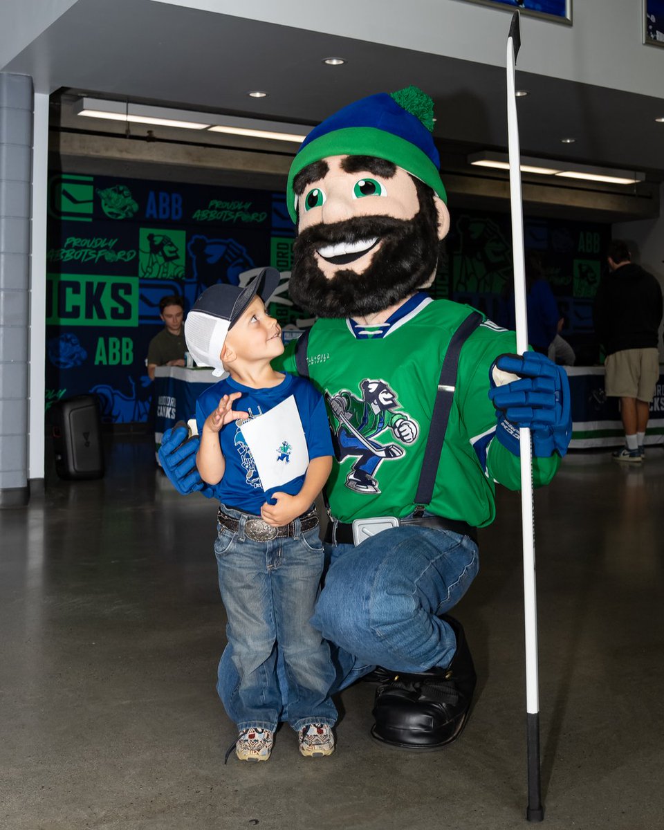abbycanucks's tweet photo. Johnny has come to say hello, #abbycanucks fans!

Catch him at Rogers Forum during the 3 on 3 Scrimmage today! https://t.co/iq4BS08On0