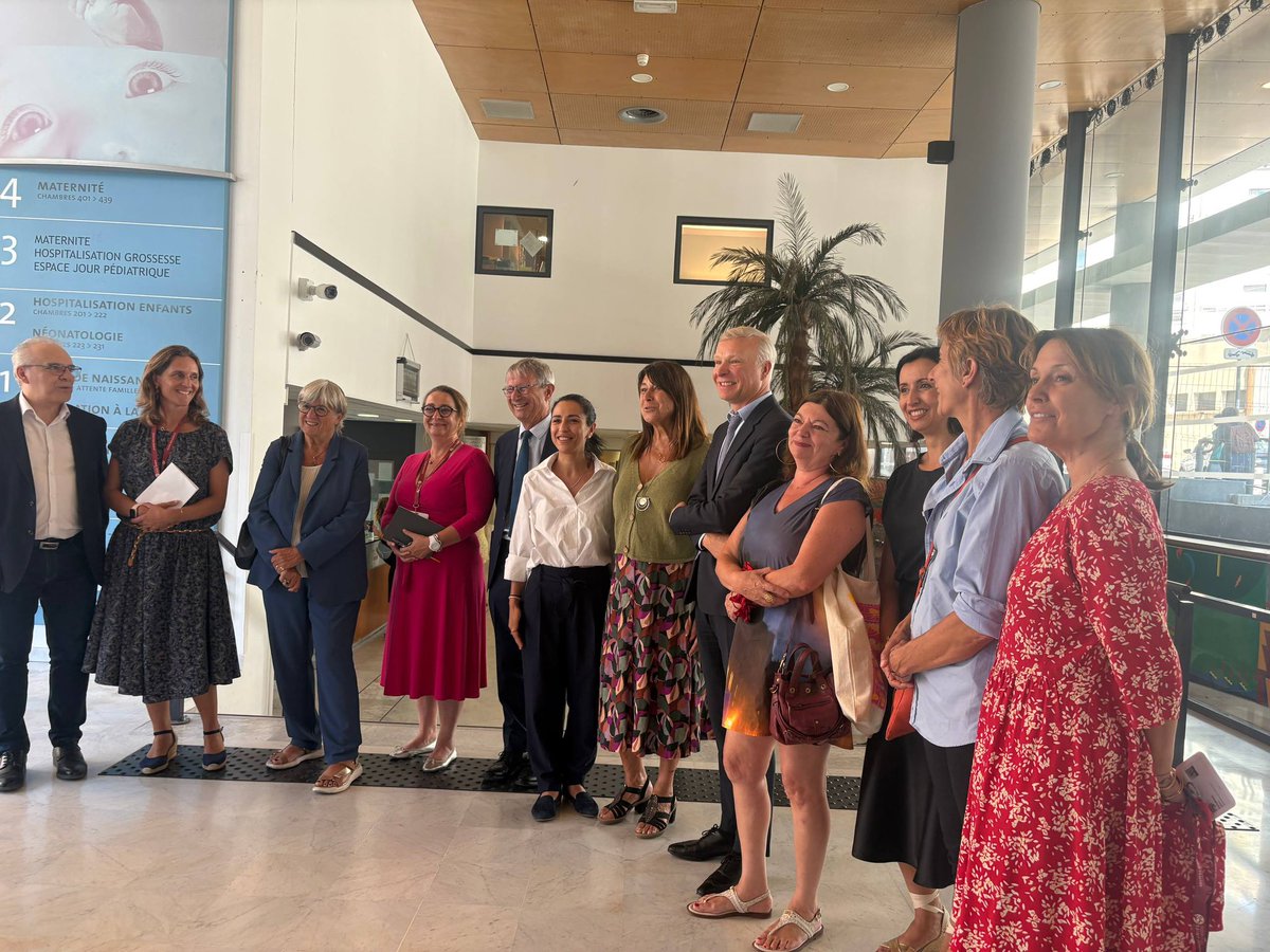 sarahelhairy's tweet photo. À Marseille, j'ai salué l'entrée en vigueur du congé supplémentaire de naissance pour lequel je m'étais battue étant ministre : jusqu'à 2 mois supplémentaires pour chaque parent. 
Une réforme qui renforce les premiers liens et la coparentalité ! 👶🇫🇷 https://t.co/svZ9kpdoVe