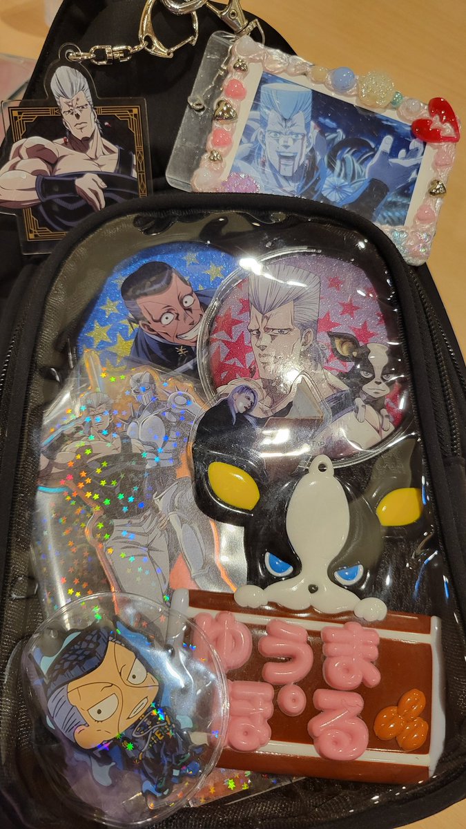 ru1017mi's tweet photo. 推しの生誕祭LIVEくっっそ楽しかった🥳
久々の撮影会も楽しすぎてヤバかった😂
自認ポルになる推しも可愛かったし、急にオラオラしてくる推しも可愛かった🥰
あと「ポルナレフ大好きだもんな」って認知されてるのビビったし、声が甘いんだよ反則だよ🤦‍♀️
ブラックホール並みの記憶力まじ分けて欲しい！ https://t.co/Om5qn0fkdR