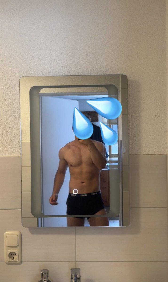 finnOle_master's tweet photo. RT - Game, weil ich Gym Alpha gern kleine Subs zerficke! Los macht die Sub fertig 😈 
Like 2€ 
Kommentar (max. 3): 1€ 
RT 2€ 

21:00-00:0 Uhr ⏰ 
#zahlschwein #finsub #findom #rtgame https://t.co/i26JSPsF1r